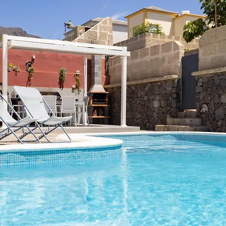Hébergement de vacances Chloe Tenerifesummervillas Giant Private Pool 11 Meters Long Costa Adeje (Tenerife)