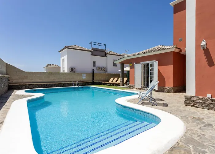 Chloe Tenerifesummervillas Giant Private Pool 11 Meters Long بيت للعطل *