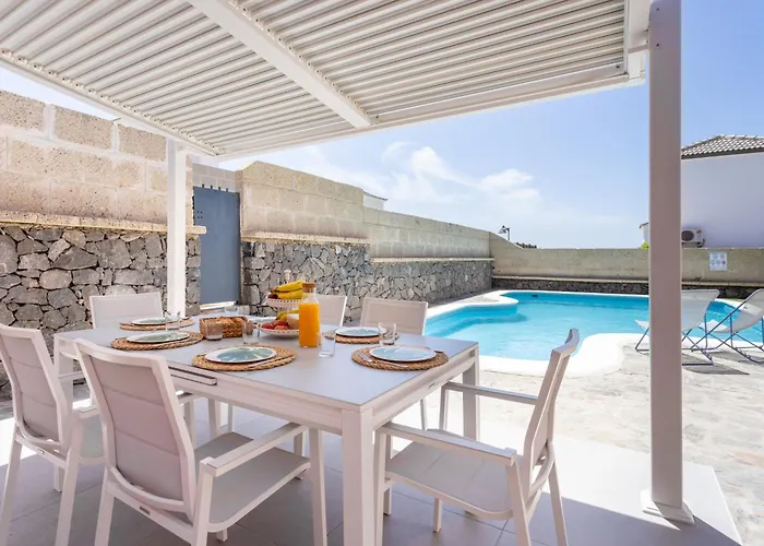 Chloe Tenerifesummervillas Giant Private Pool 11 Meters Long بيت للعطل أذيخي