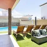 Casa de Férias Chloe Tenerifesummervillas Giant Private Pool 11 Meters Long Costa Adeje (Tenerife)